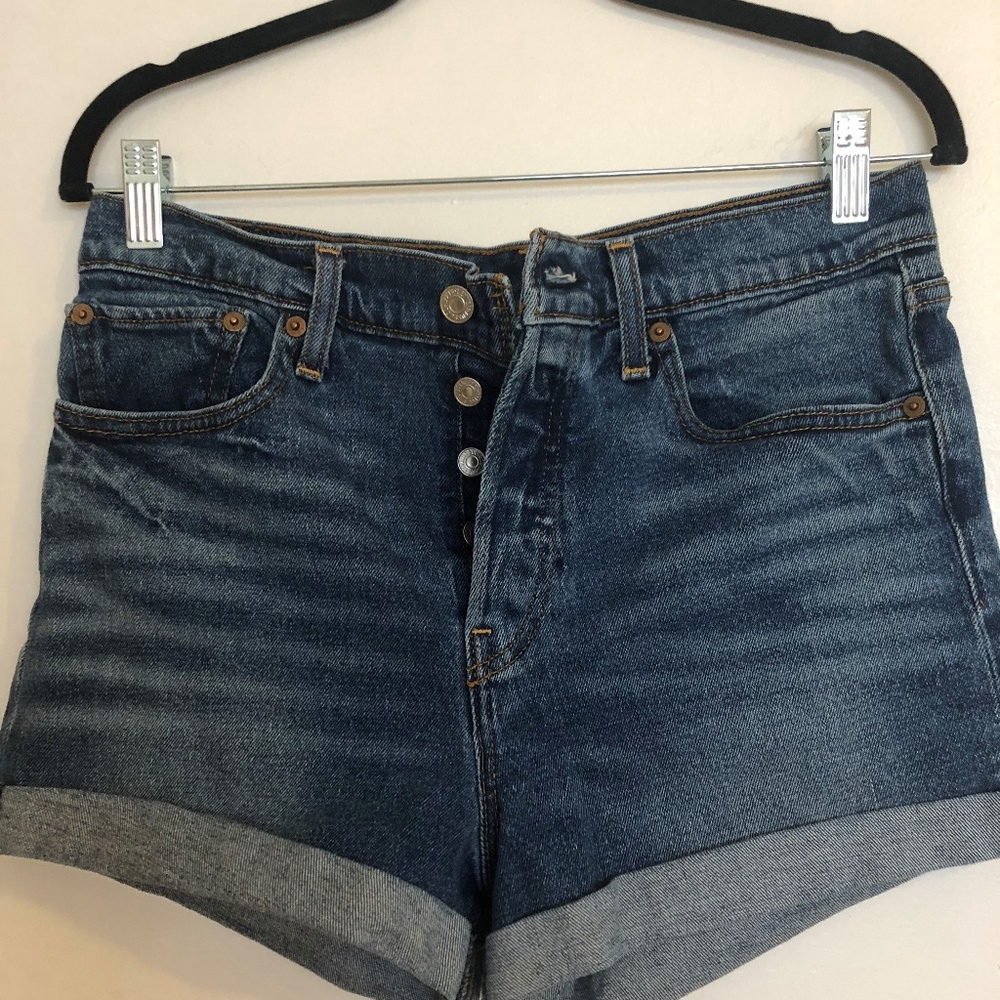 High waist cuffed Levi’s jean short